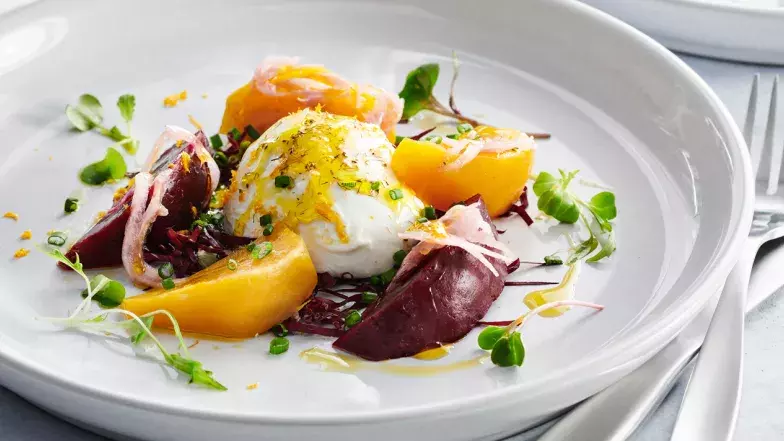 Salade de betteraves et de mozzarella buffle